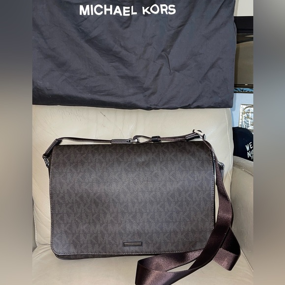 Auth:Jet Set Michael Kors Large Laptop Dossier Messenger Bag RFID (UNISEX) BNWOT - Picture 16 of 16